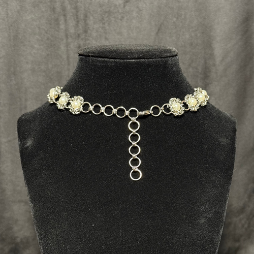 Flora Pearl Pendant Necklace