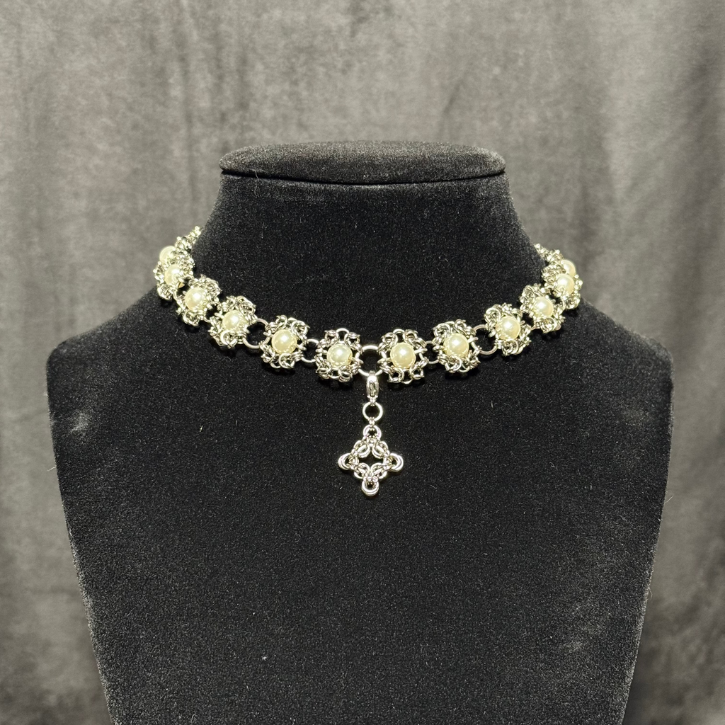 Flora Pearl Pendant Necklace