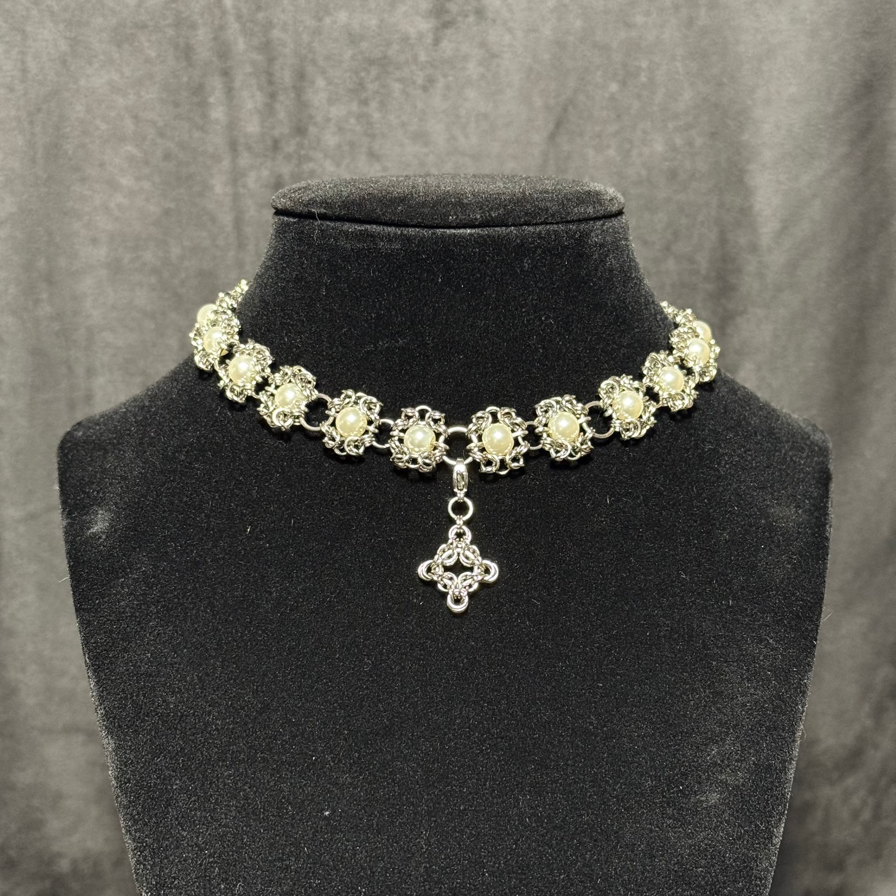 Flora Pearl Pendant Necklace