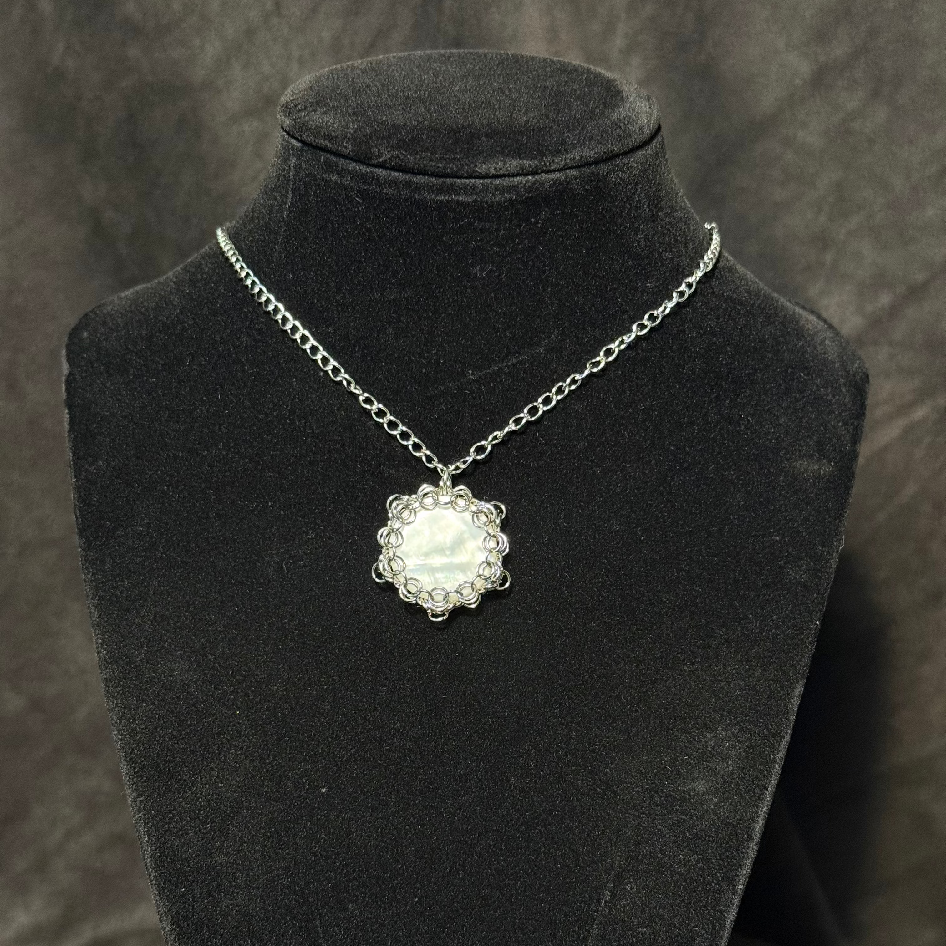 Round Shell Pendant Necklace